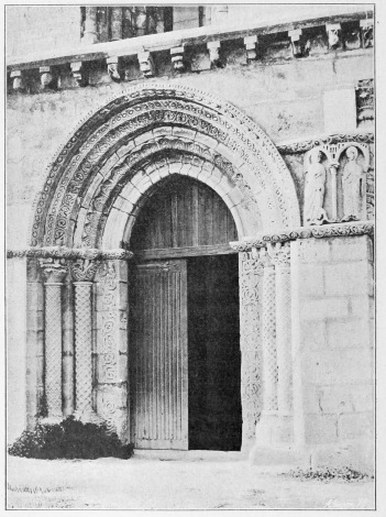 Lámina 29.
ESTÍBALIZ Puerta del hastial del sur de la basílica.